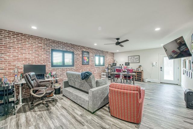 11735 E Santa Ana Avenue, Clovis, CA 93619