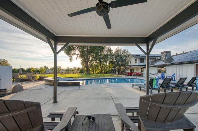 11735 E Santa Ana Avenue, Clovis, CA 93619