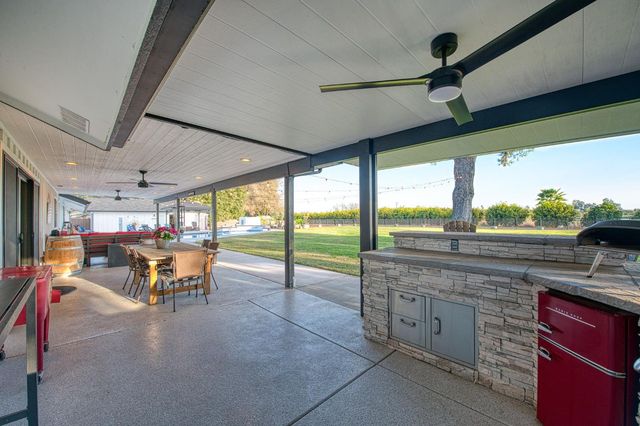 11735 E Santa Ana Avenue, Clovis, CA 93619