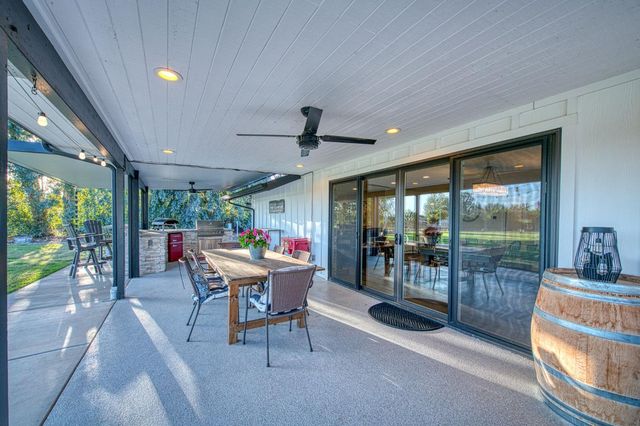 11735 E Santa Ana Avenue, Clovis, CA 93619