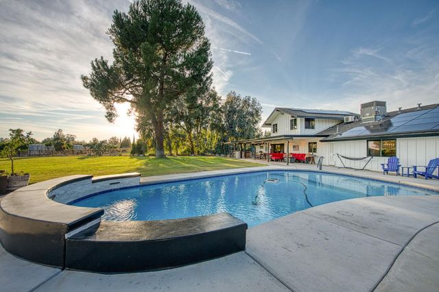 11735 E Santa Ana Avenue, Clovis, CA 93619