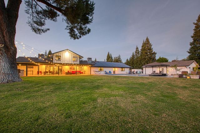 11735 E Santa Ana Avenue, Clovis, CA 93619