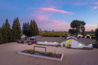 11735 E Santa Ana Avenue, Clovis, CA 93619