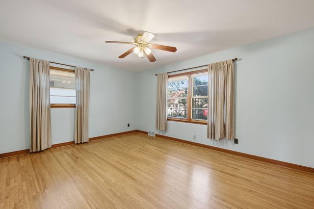 667 Wheelock Parkway W, Saint Paul, MN 55117