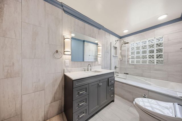 667 Wheelock Parkway W, Saint Paul, MN 55117