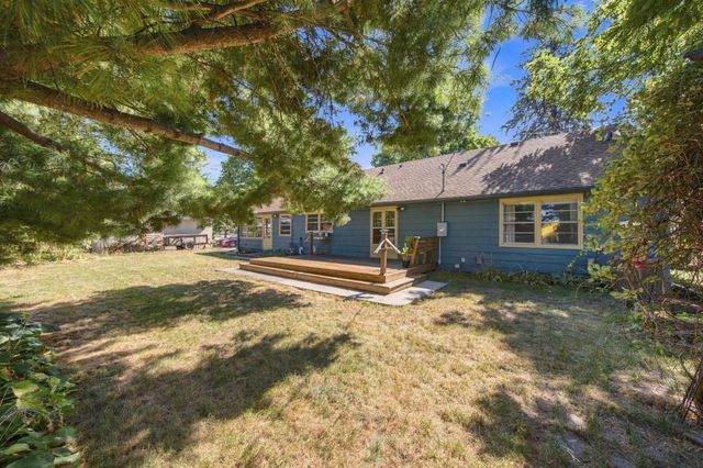 667 Wheelock Parkway W, Saint Paul, MN 55117