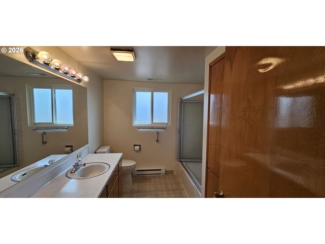 16055 Sw QUEEN VICTORIA Pl, Portland, OR 97224