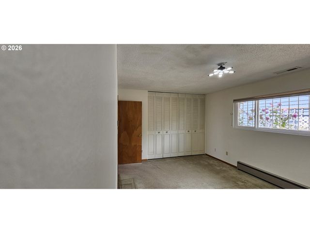 16055 Sw QUEEN VICTORIA Pl, Portland, OR 97224