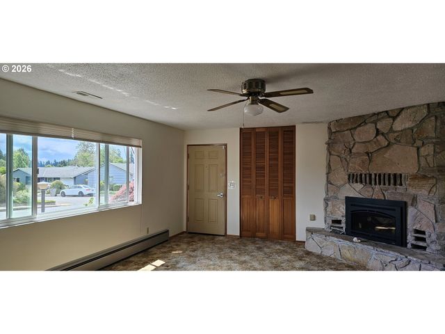 16055 Sw QUEEN VICTORIA Pl, Portland, OR 97224
