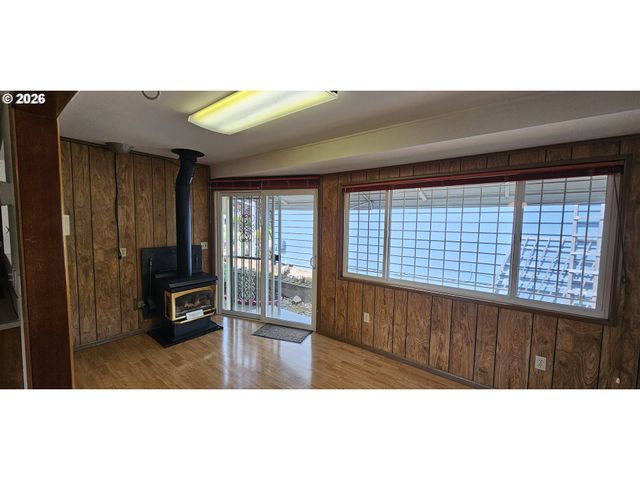 16055 Sw QUEEN VICTORIA Pl, Portland, OR 97224