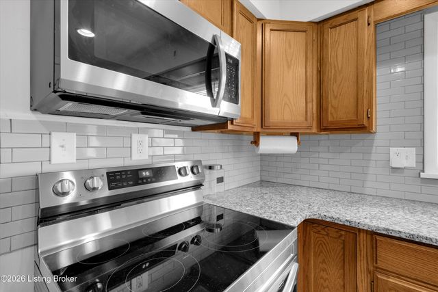 7506 Beechdale Rd, Crestwood, KY 40014