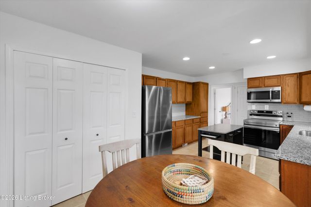 7506 Beechdale Rd, Crestwood, KY 40014