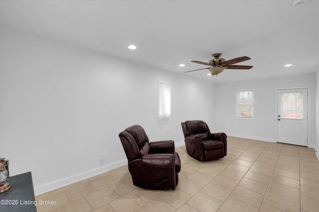 7506 Beechdale Rd, Crestwood, KY 40014