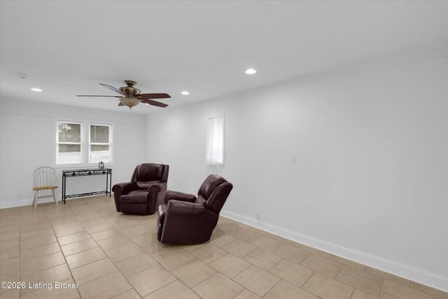 7506 Beechdale Rd, Crestwood, KY 40014