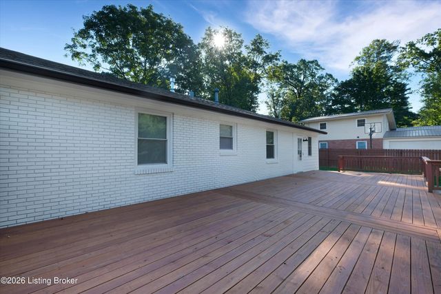 7506 Beechdale Rd, Crestwood, KY 40014