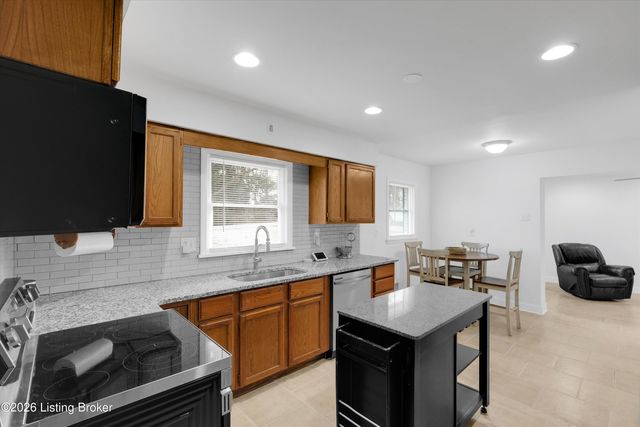 7506 Beechdale Rd, Crestwood, KY 40014