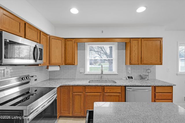 7506 Beechdale Rd, Crestwood, KY 40014