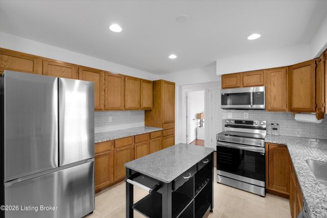 7506 Beechdale Rd, Crestwood, KY 40014