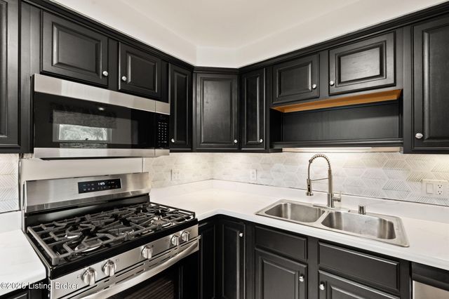 128 Blackburn Ave, Louisville, KY 40206