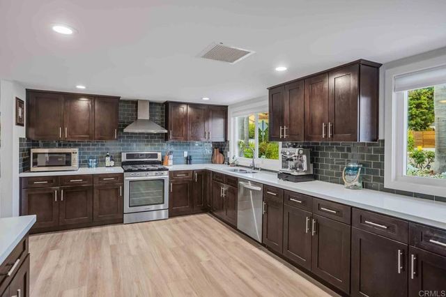 2203 Cameo Road, Carlsbad, CA 92008