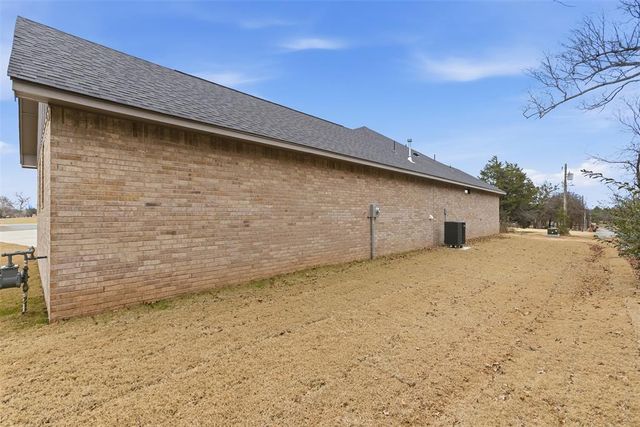 20202 NE 22nd Street, Harrah, OK 73045
