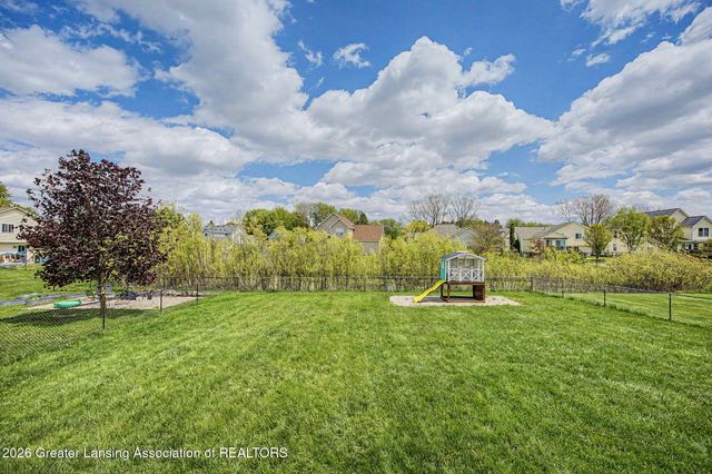 422 Coventry Lane, Mason, MI 48854