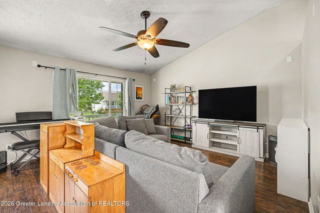422 Coventry Lane, Mason, MI 48854