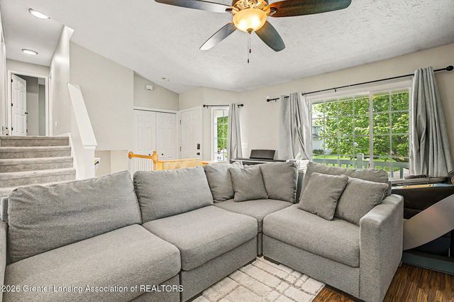 422 Coventry Lane, Mason, MI 48854