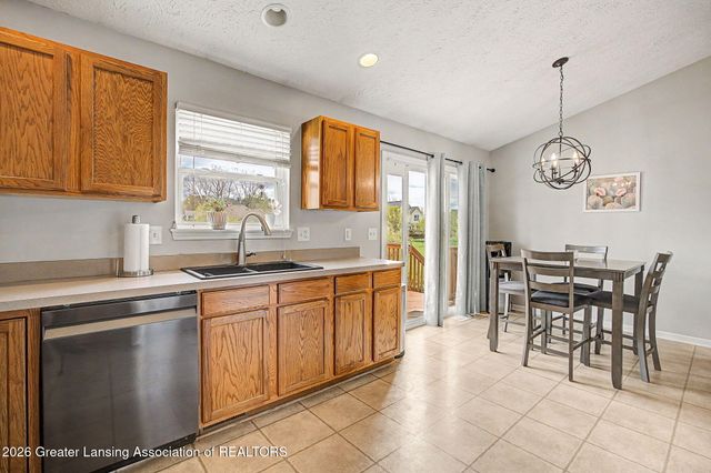 422 Coventry Lane, Mason, MI 48854