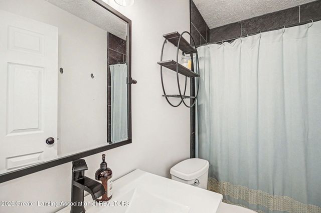 422 Coventry Lane, Mason, MI 48854