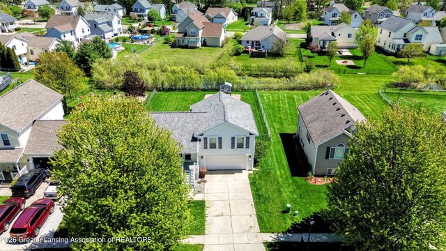 422 Coventry Lane, Mason, MI 48854