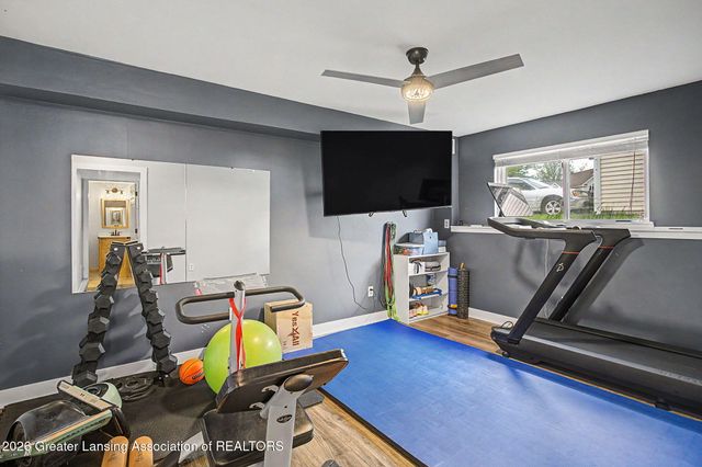 422 Coventry Lane, Mason, MI 48854