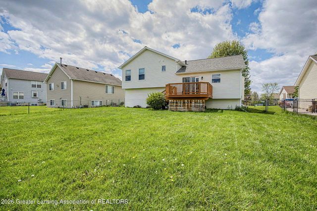 422 Coventry Lane, Mason, MI 48854