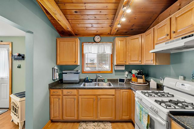 11 Avalon Road, Farmington, NH 03835