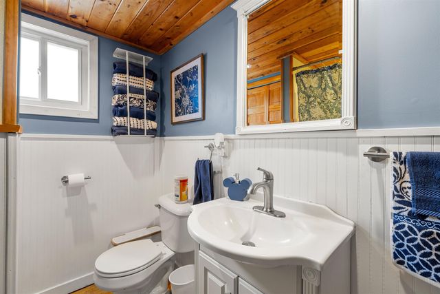 11 Avalon Road, Farmington, NH 03835