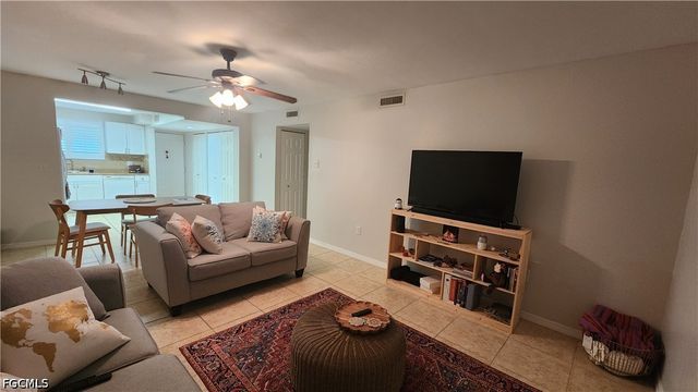2121 Collier AVE 107, Fort Myers, FL 33901