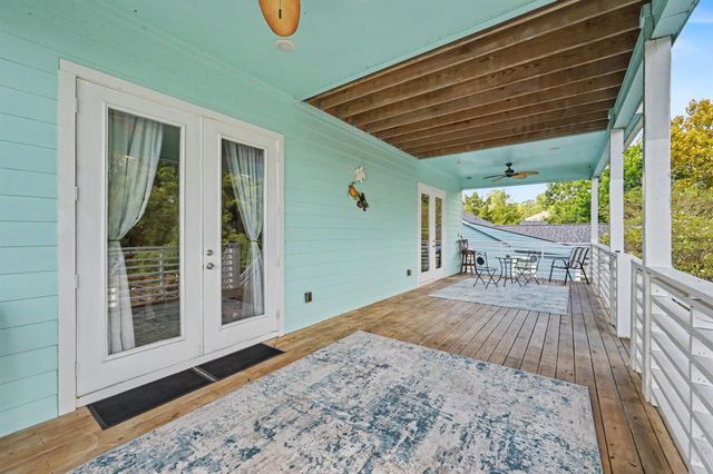 915 N Hunting Tower Run, Conroe, TX 77316