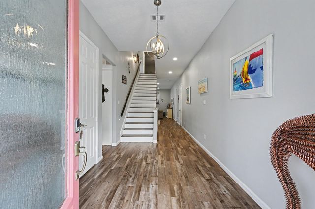 915 N Hunting Tower Run, Conroe, TX 77316