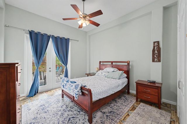 915 N Hunting Tower Run, Conroe, TX 77316