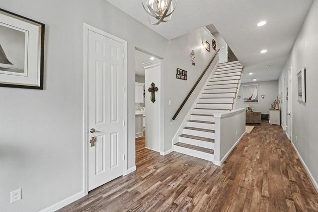 915 N Hunting Tower Run, Conroe, TX 77316