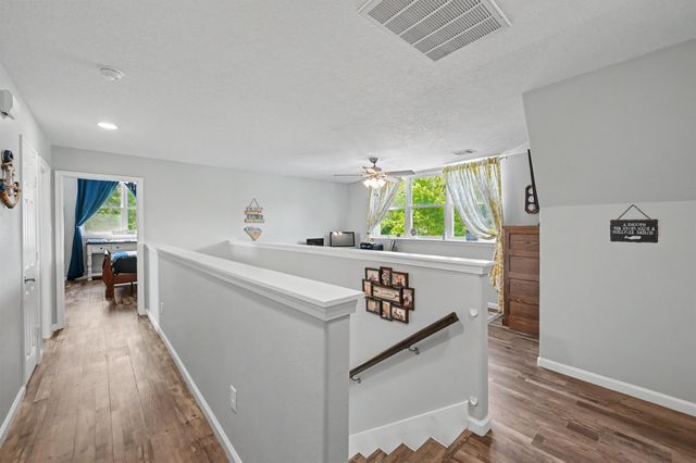 915 N Hunting Tower Run, Conroe, TX 77316