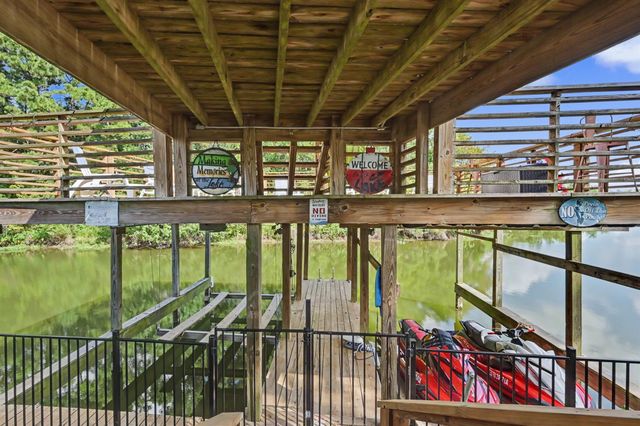 915 N Hunting Tower Run, Conroe, TX 77316