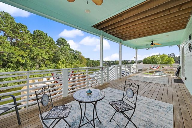 915 N Hunting Tower Run, Conroe, TX 77316