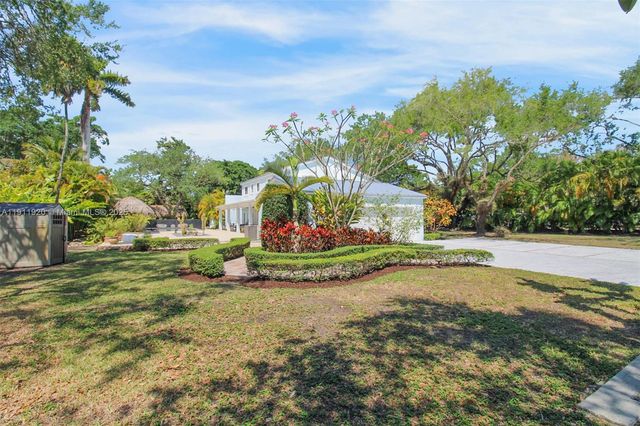 6900 SW 104th St, Pinecrest, FL 33156