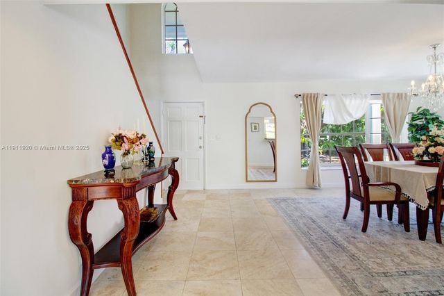 6900 SW 104th St, Pinecrest, FL 33156