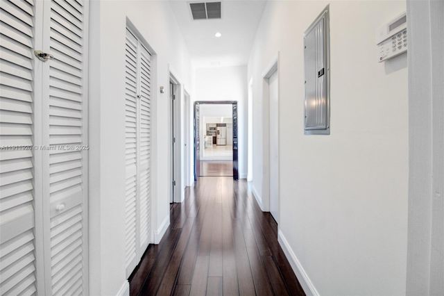 6900 SW 104th St, Pinecrest, FL 33156