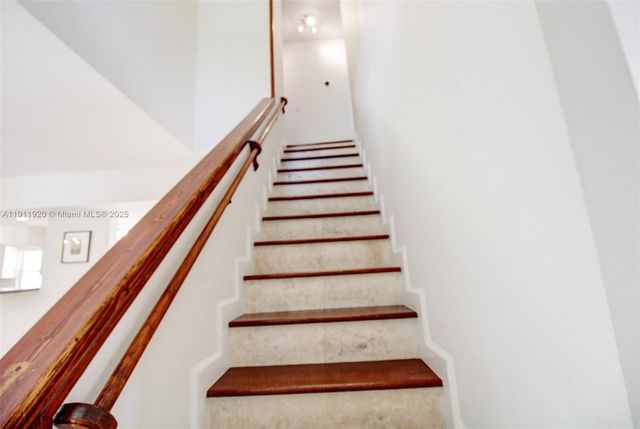 6900 SW 104th St, Pinecrest, FL 33156