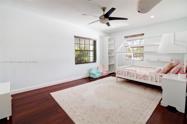 6900 SW 104th St, Pinecrest, FL 33156