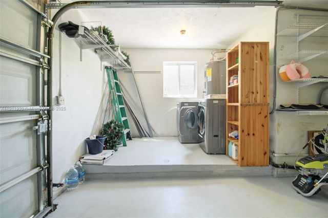 6900 SW 104th St, Pinecrest, FL 33156