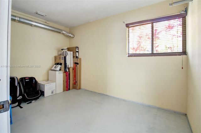 6900 SW 104th St, Pinecrest, FL 33156